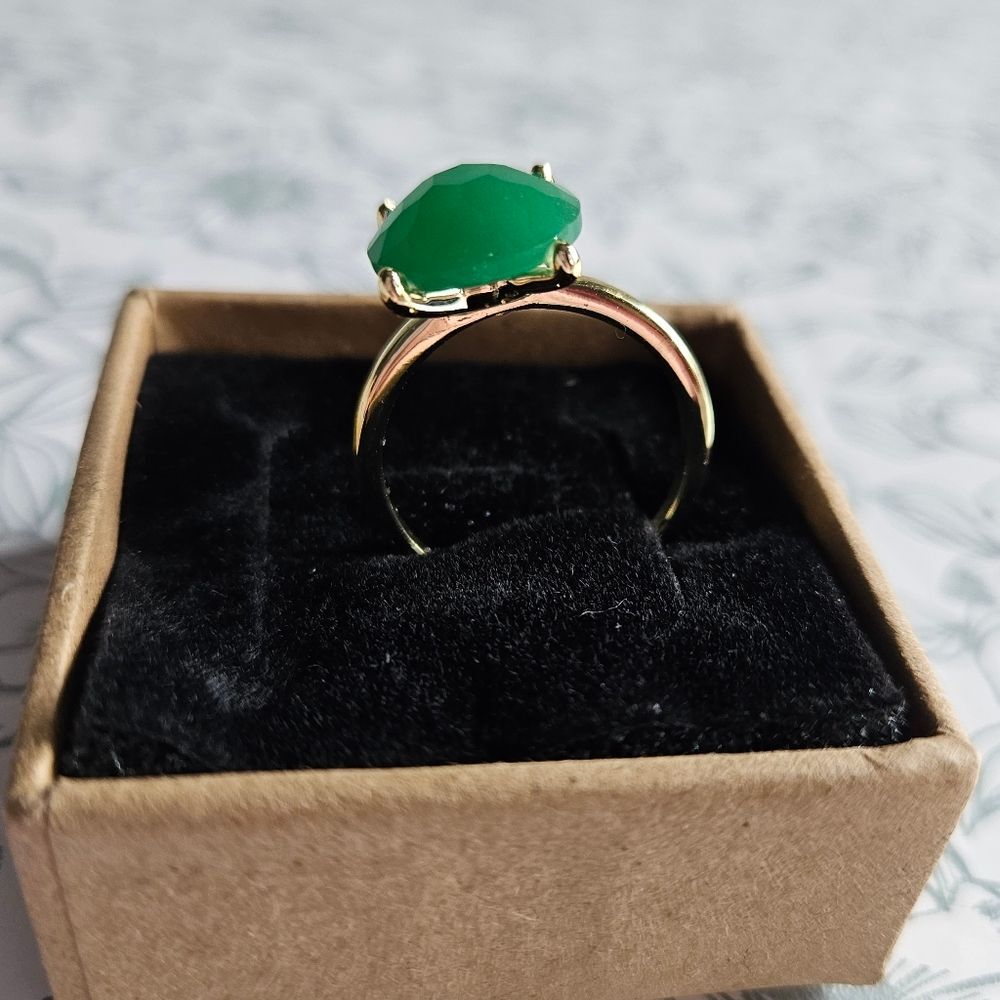 NIB Green Chalcedony & Goldtone Melanie Solitaire Ring | 9
